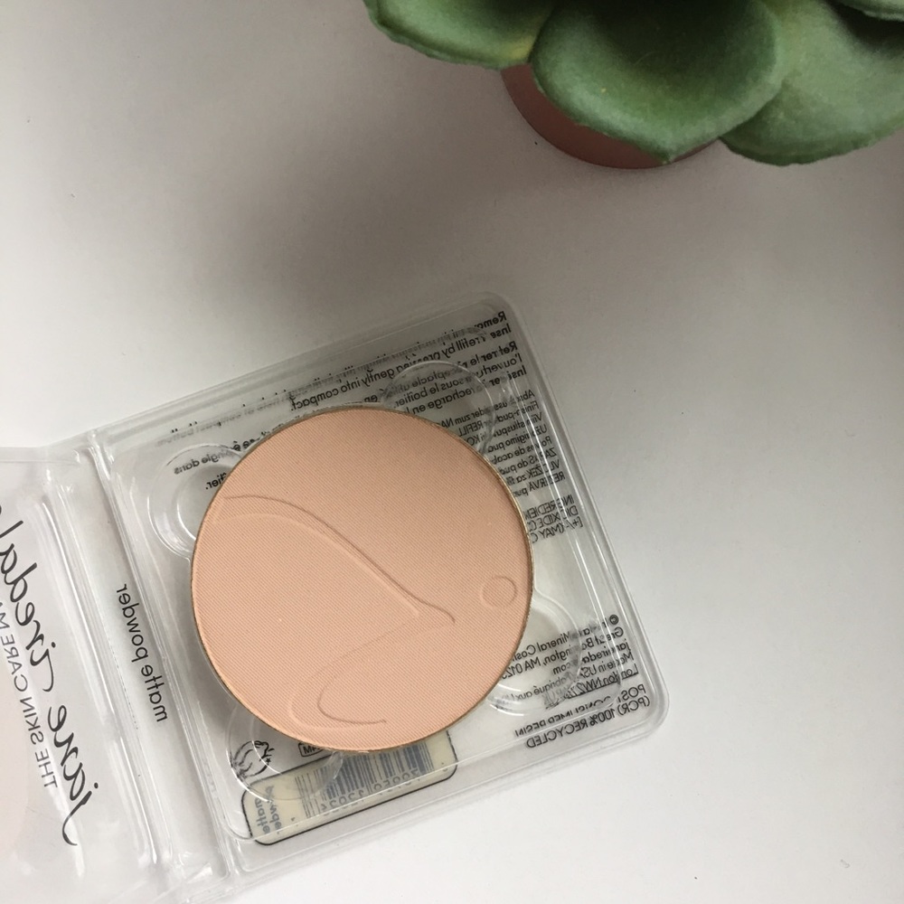 PureMatte® Finish Powder Refill - Picture 3 of 3
